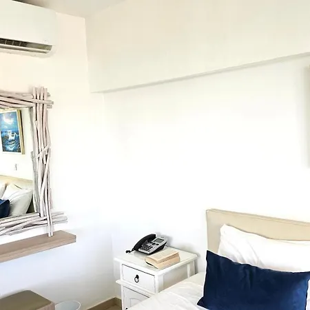 Nissilant & 3* Ajia Napa