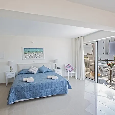 Nissilant & Ajia Napa