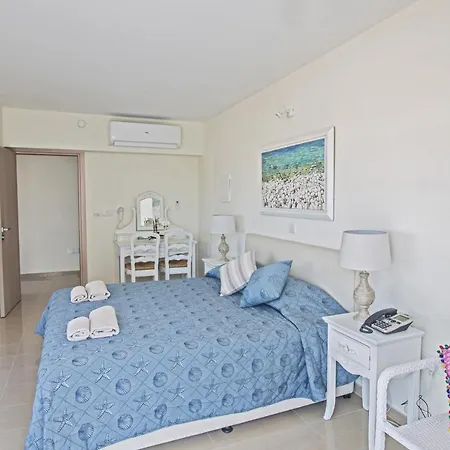 Nissilant & Hotel Ajia Napa